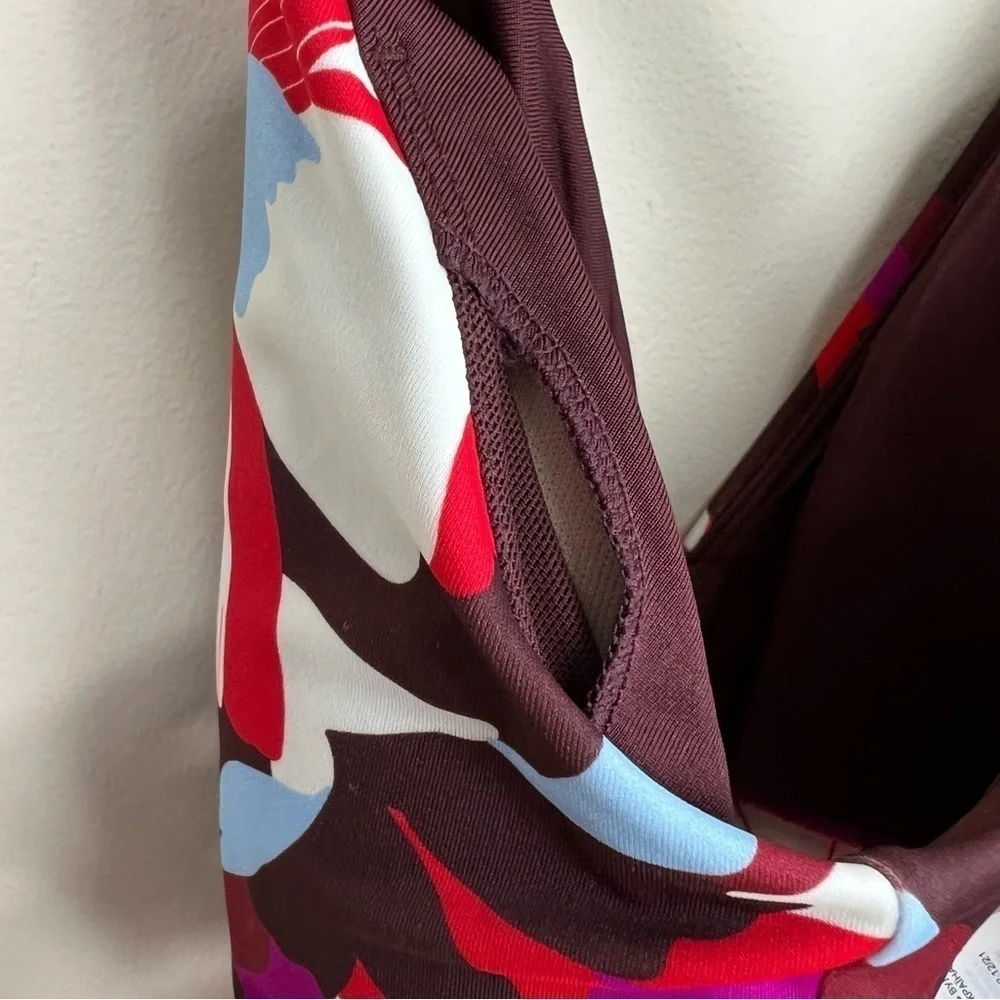 Athleta Plunge‎ Bikini D- DD Top Size Small hero bloom